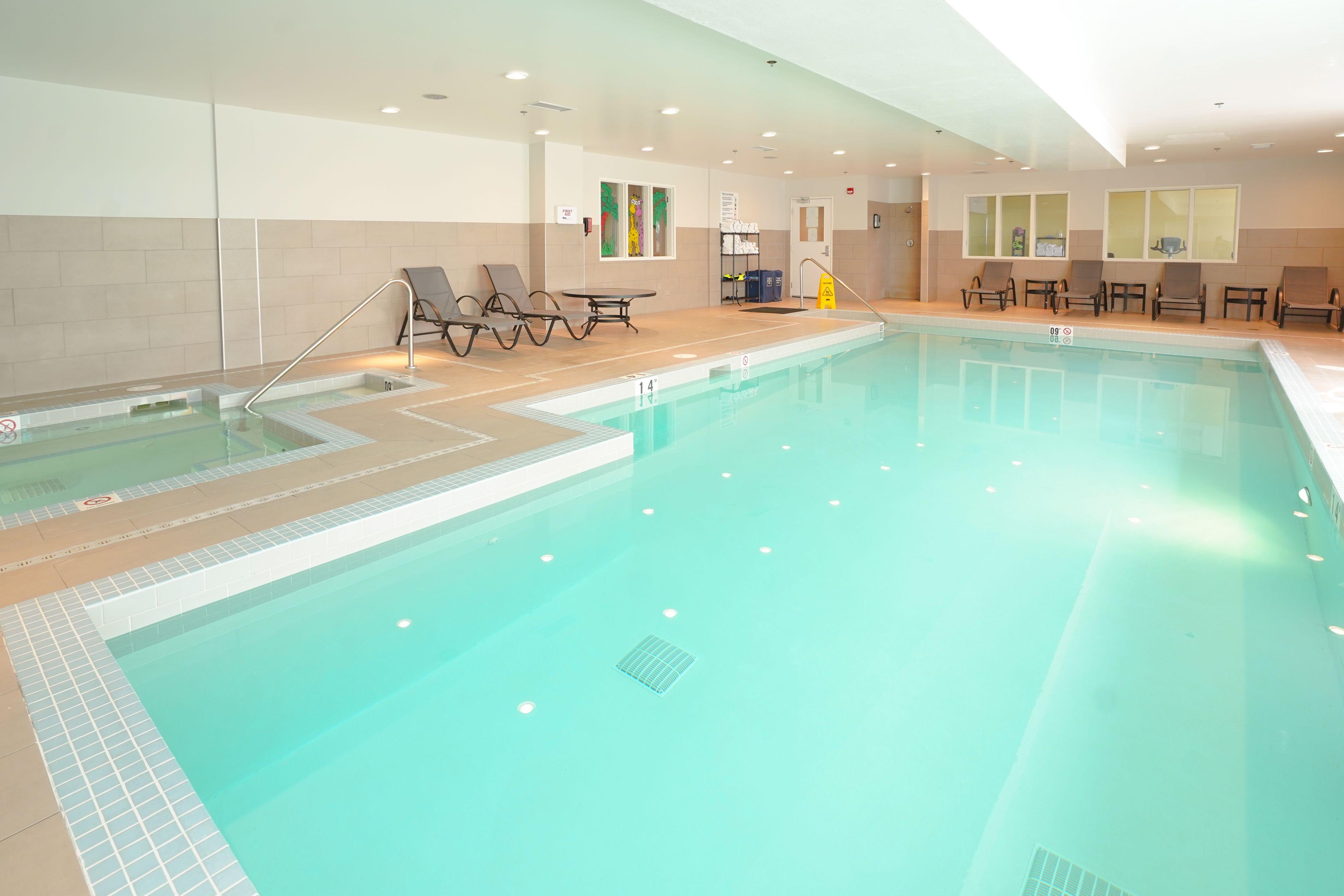 Fairfield Inn & Suites By Marriott Еърдри Екстериор снимка