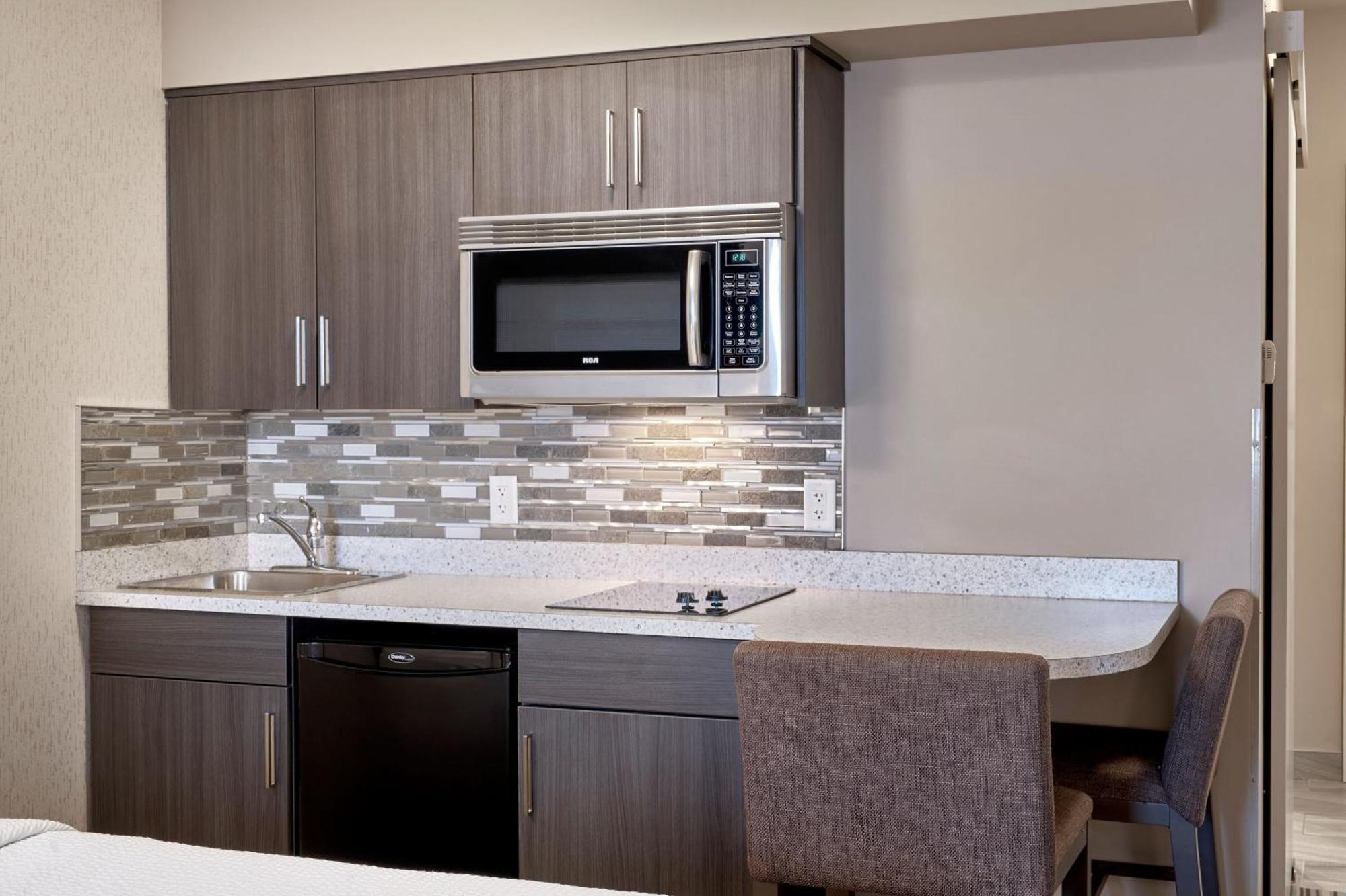 Fairfield Inn & Suites By Marriott Еърдри Екстериор снимка