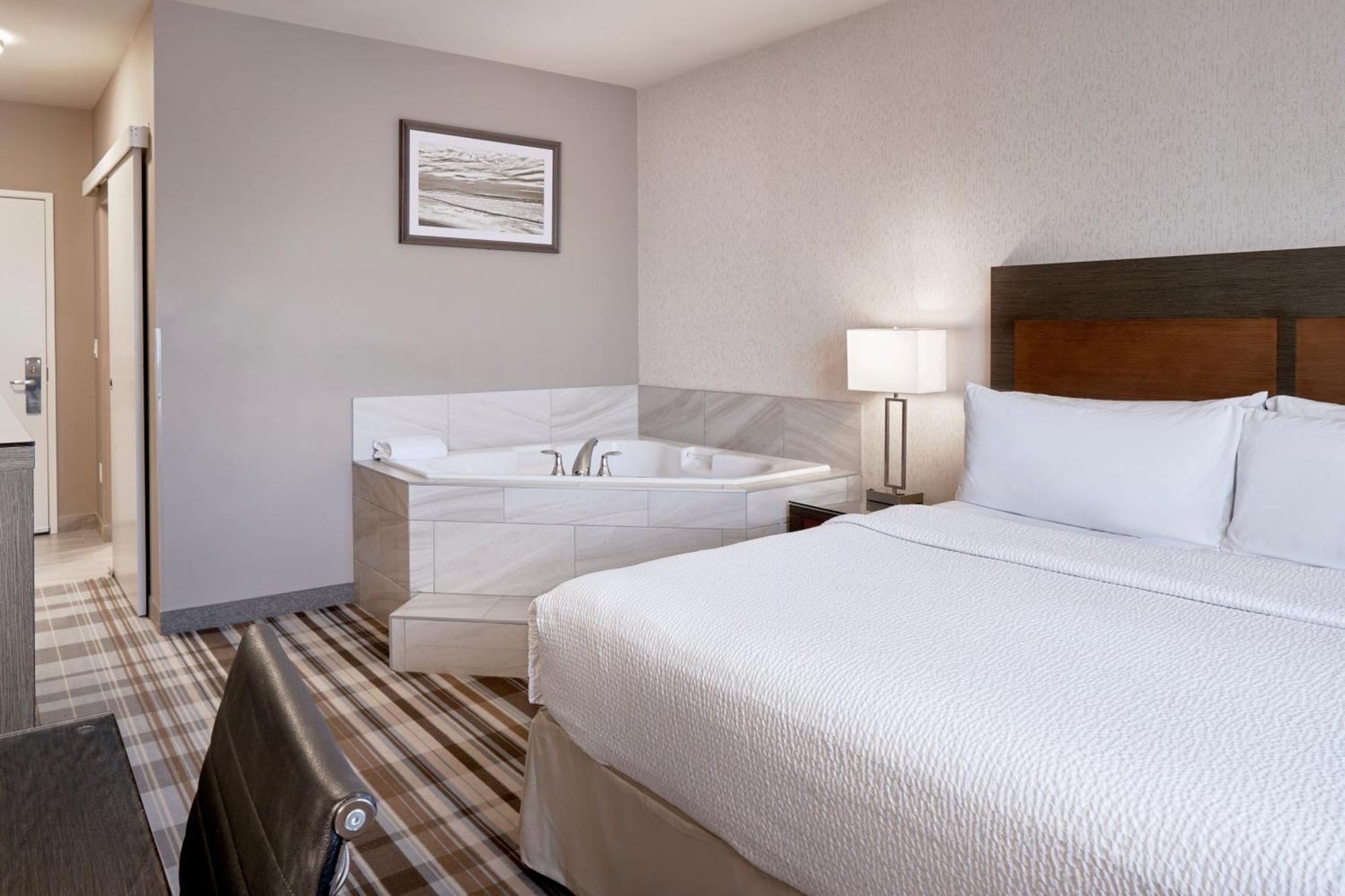 Fairfield Inn & Suites By Marriott Еърдри Екстериор снимка