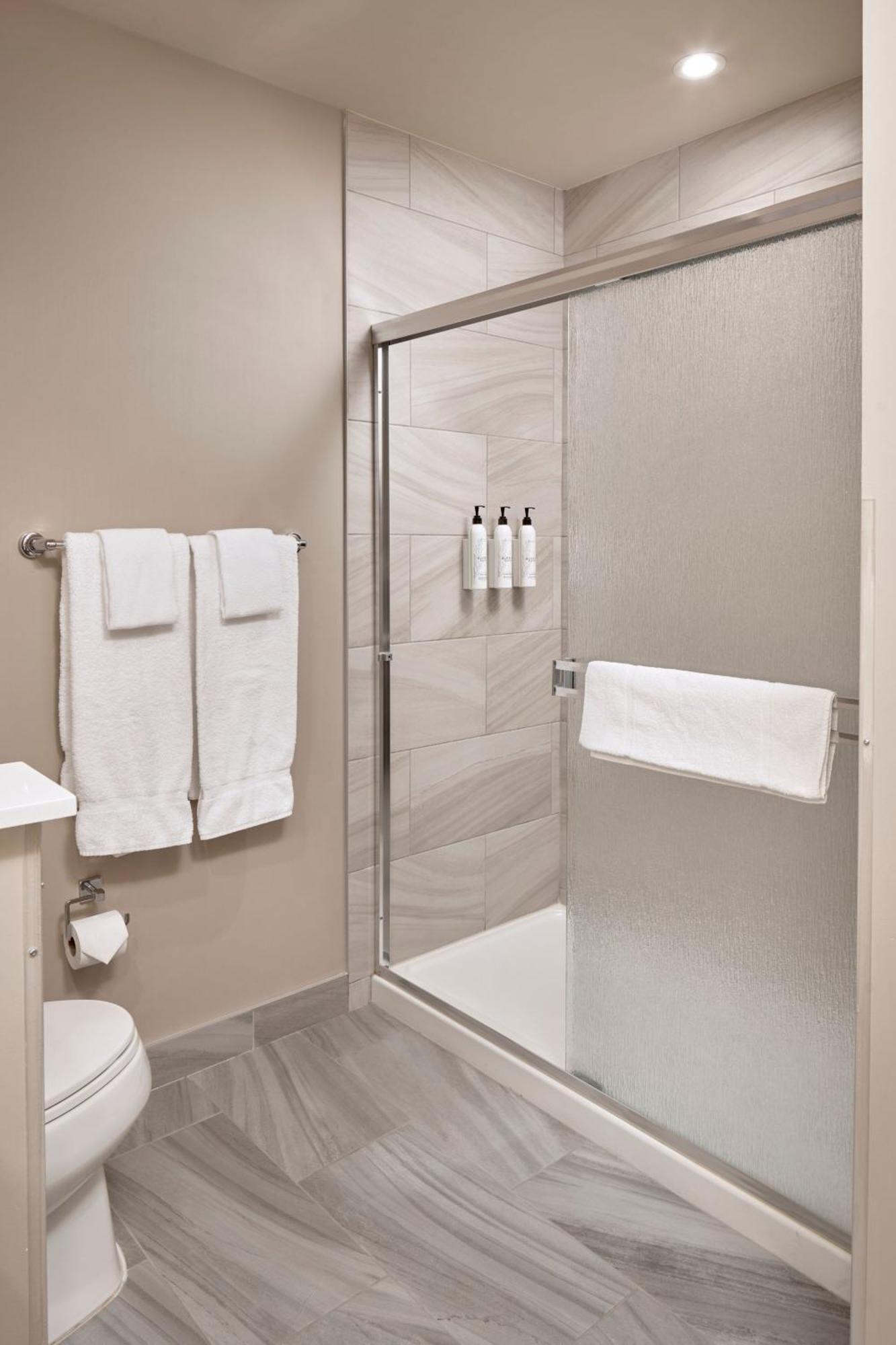 Fairfield Inn & Suites By Marriott Еърдри Екстериор снимка