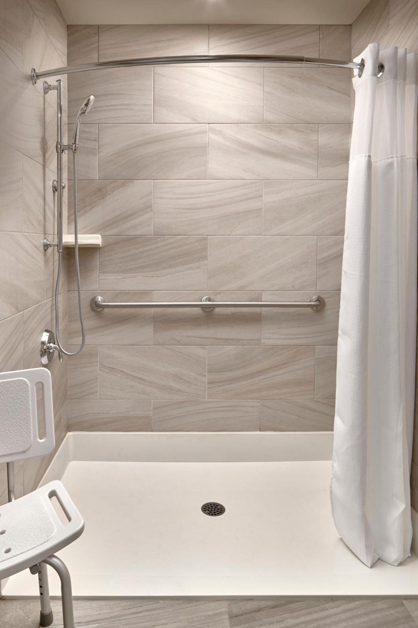 Fairfield Inn & Suites By Marriott Еърдри Екстериор снимка