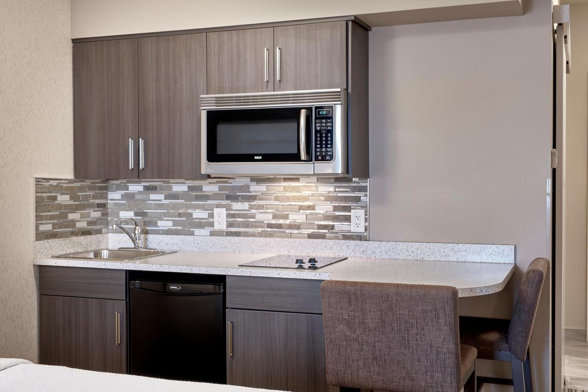 Fairfield Inn & Suites By Marriott Еърдри Екстериор снимка