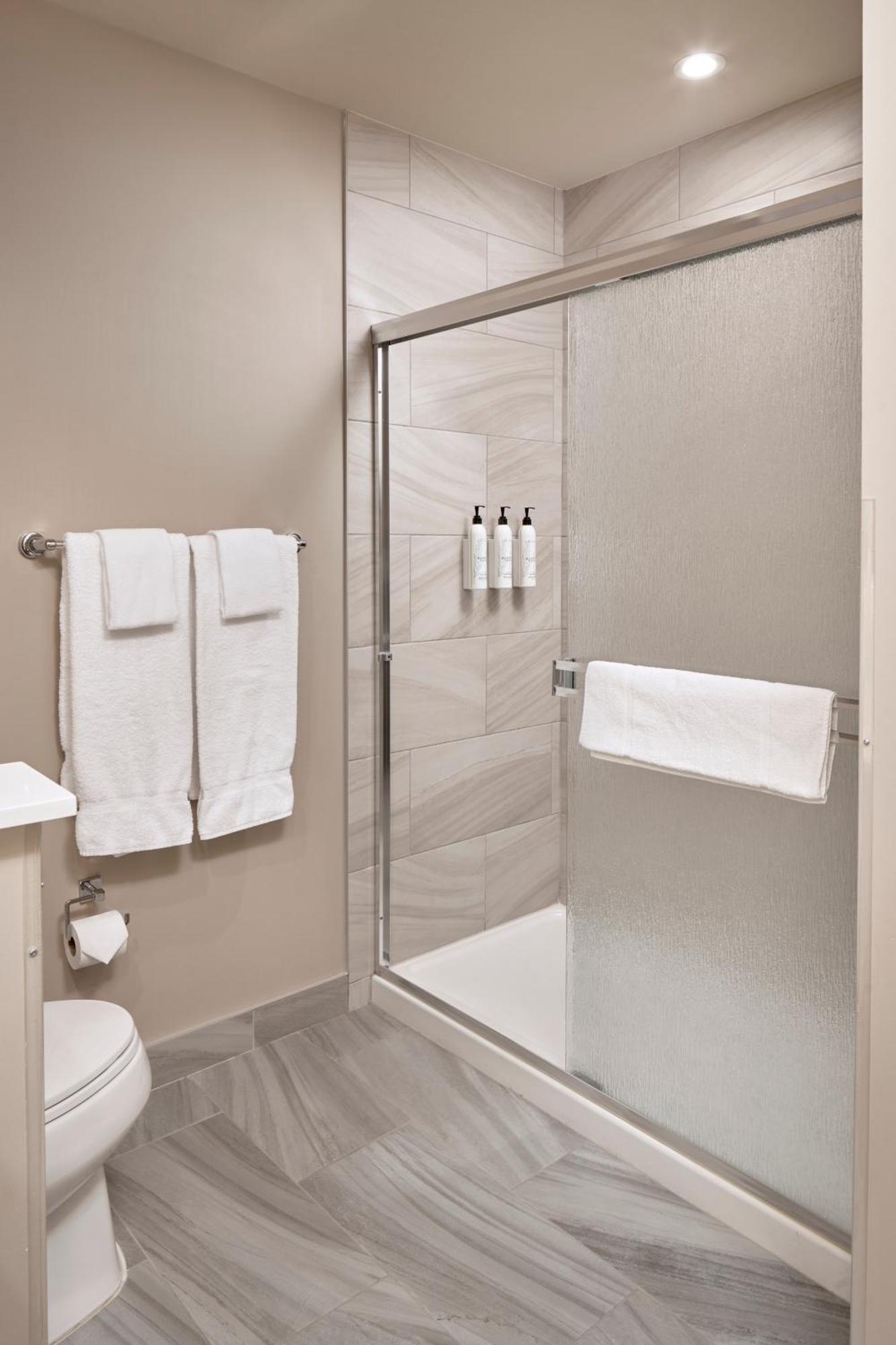 Fairfield Inn & Suites By Marriott Еърдри Екстериор снимка