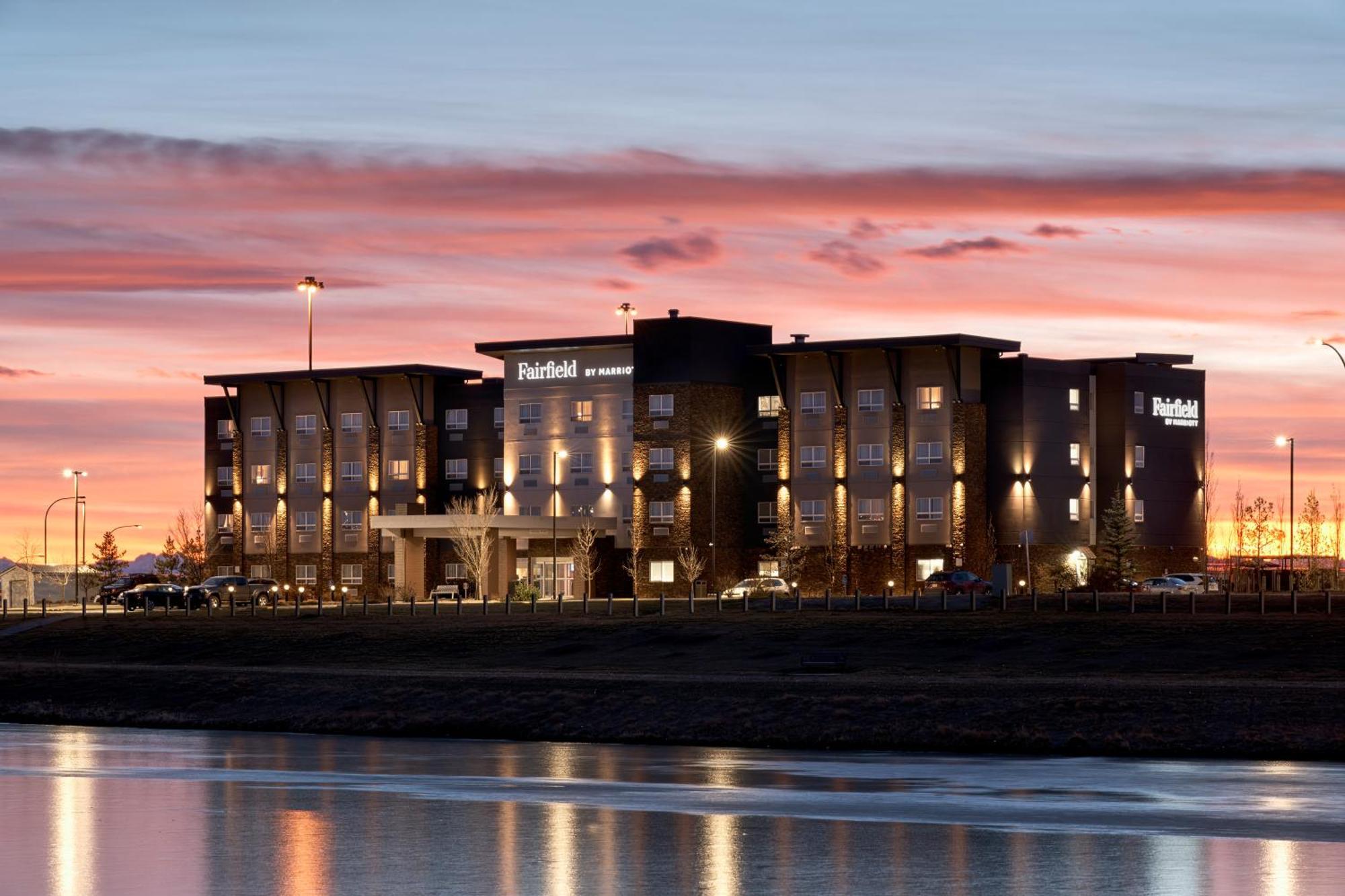 Fairfield Inn & Suites By Marriott Еърдри Екстериор снимка