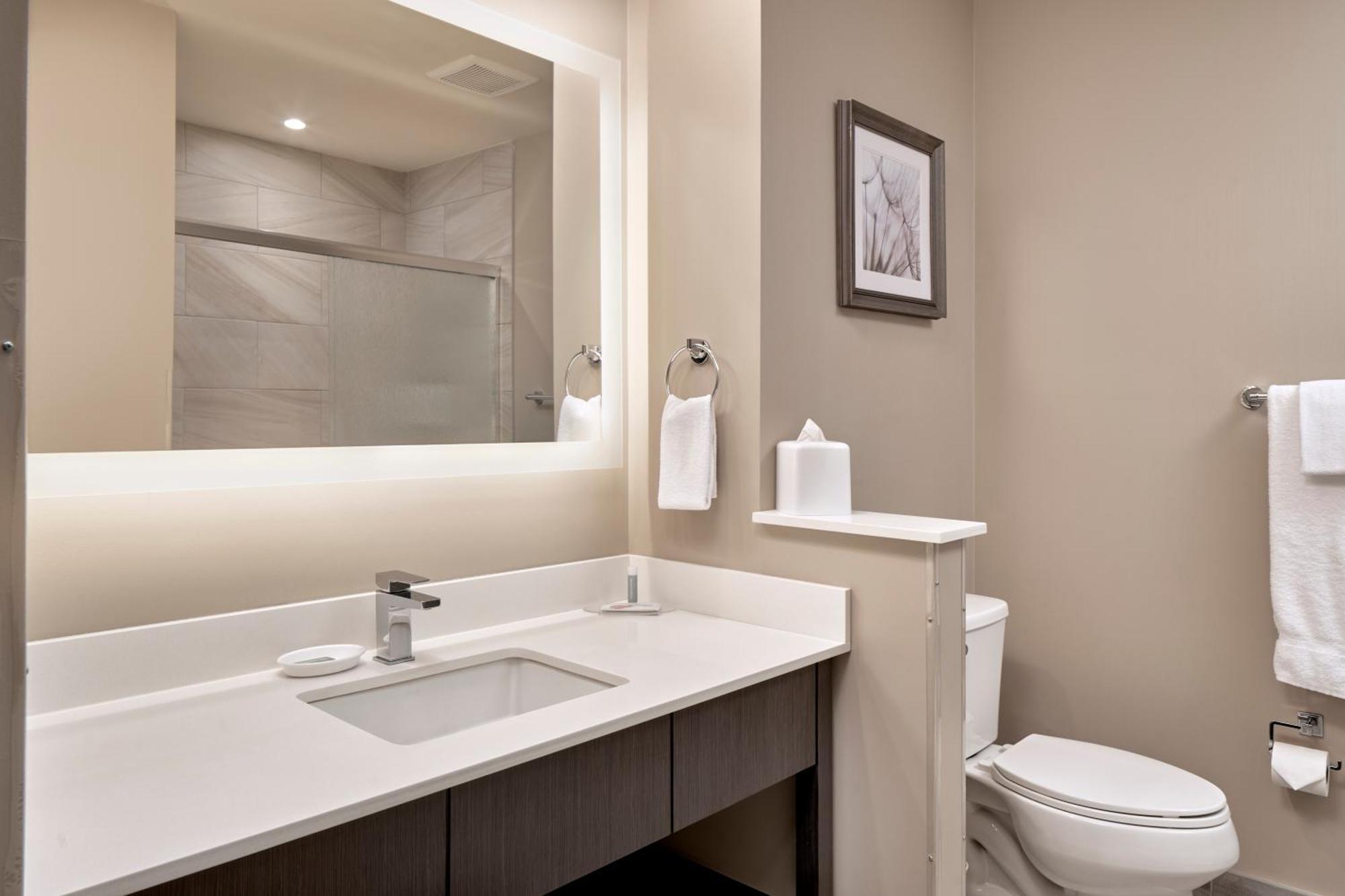 Fairfield Inn & Suites By Marriott Еърдри Екстериор снимка
