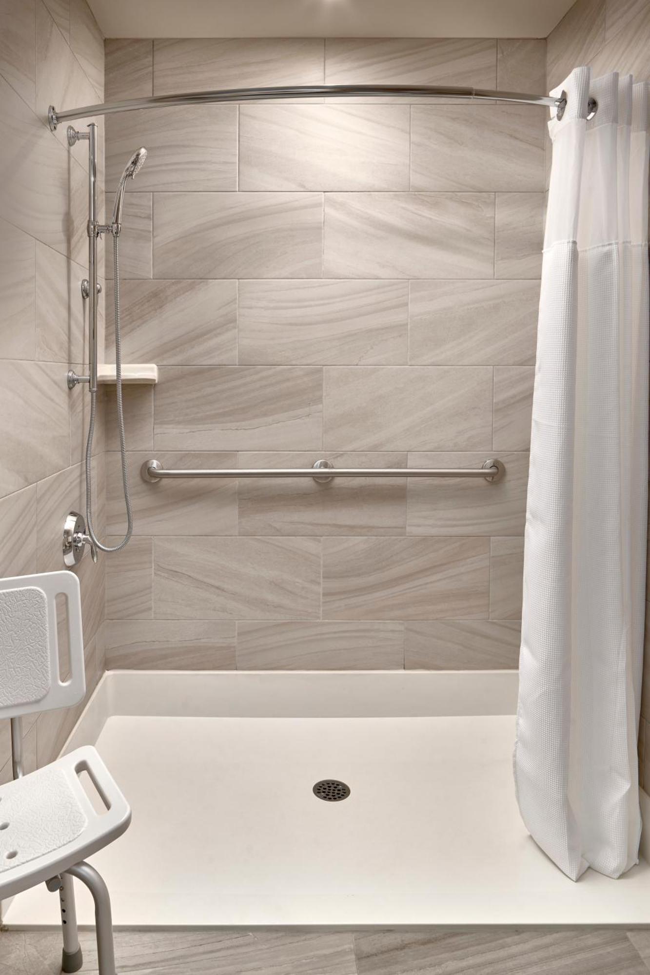Fairfield Inn & Suites By Marriott Еърдри Екстериор снимка
